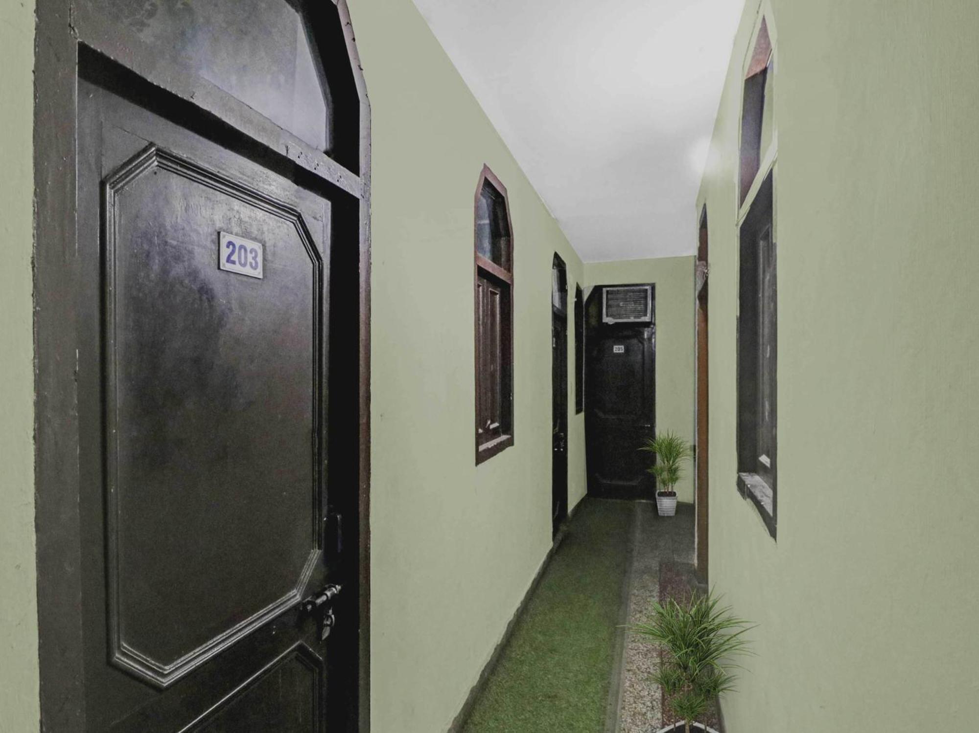 Lion Home Stay Nuova Delhi Esterno foto